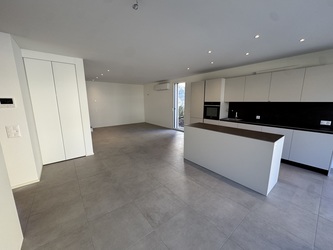 ULTIMA MODERNA ABITAZIONE DI 4.5 LOCALI DUPLEX CON GIARDINO PRIVATO - PRONTA PER ESSERE ABITATA